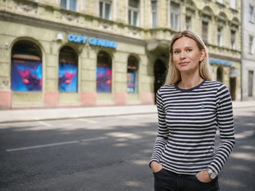 Prémium nyomtatott prospektus digitális lakkozással és különleges felületkezeléssel